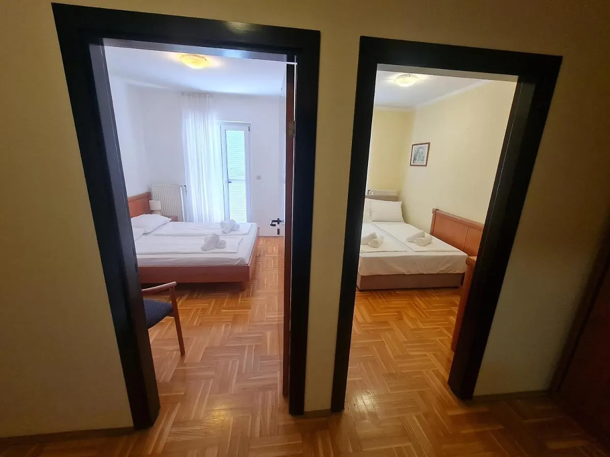 Apartment Fany Pula 0*,