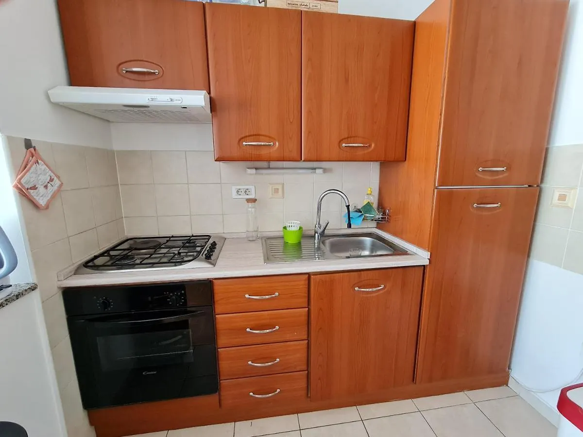 Apartment Fany Pula 0*,  Croatia
